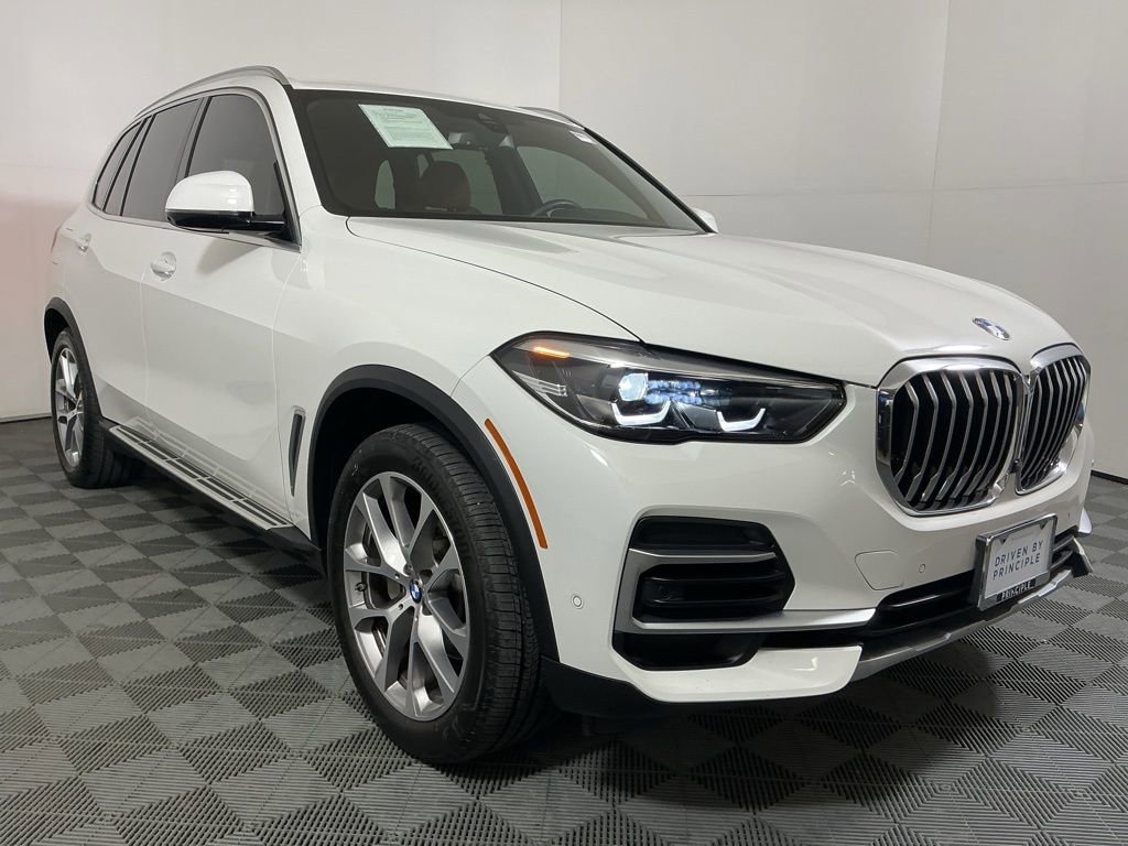 Certified 2023 BMW X5 sDrive40i w/ Premium Package image 3