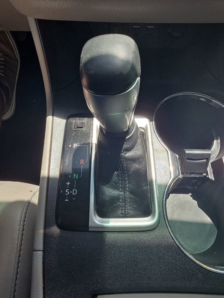 Used 2019 Toyota Highlander Plus FWD image 23