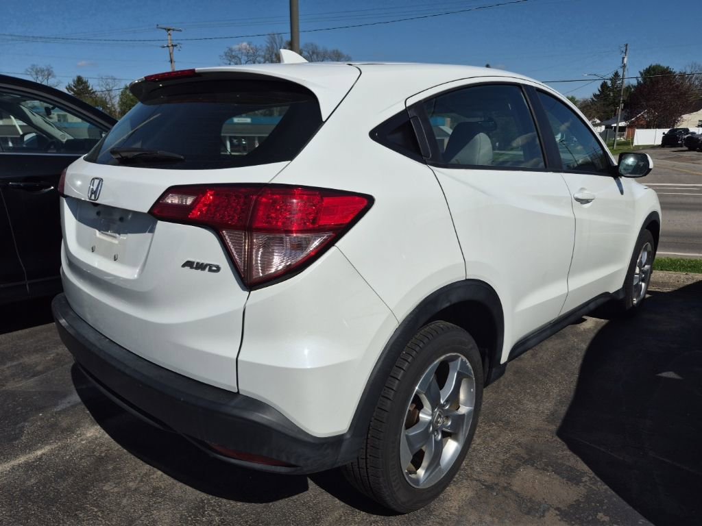 Used 2017 Honda HR-V LX image 4