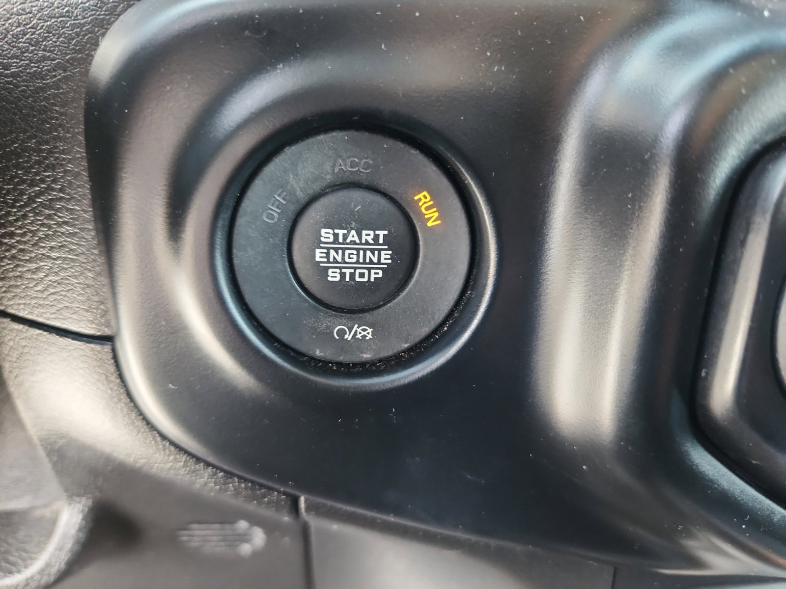 Used 2020 Jeep Wrangler Unlimited Sahara image 30