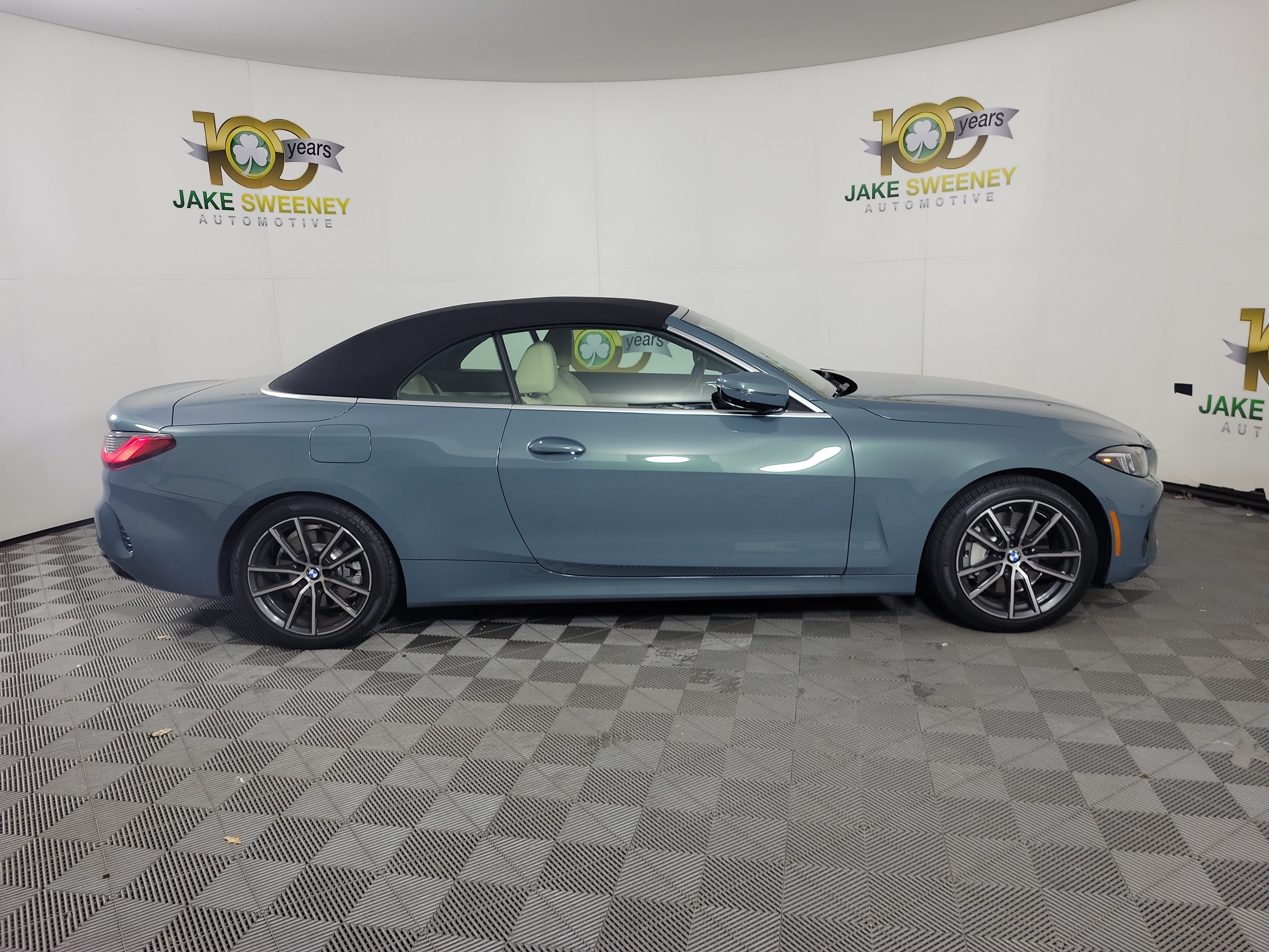 Certified 2025 BMW 430i xDrive Convertible w/ Premium Package AWD/4WD image 4