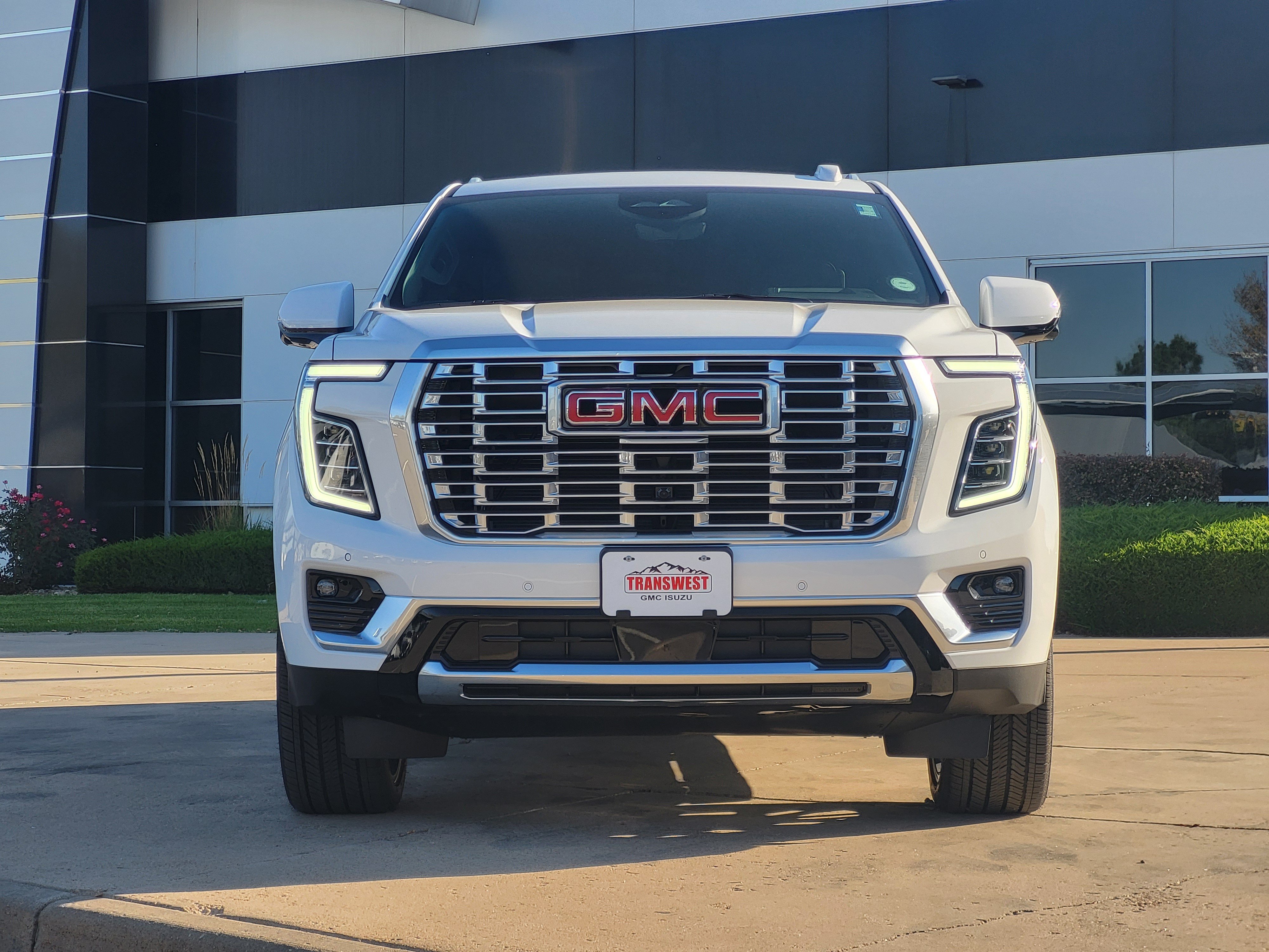 New 2027 GMC Yukon XL Denali w/ Denali Reserve Package AWD/4WD image 8