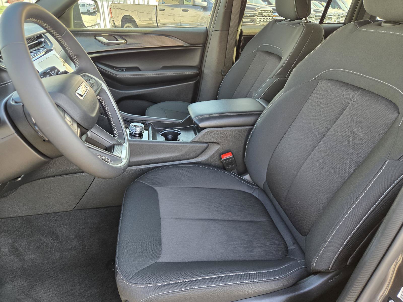 Used 2025 Jeep Grand Cherokee Laredo X RWD image 22