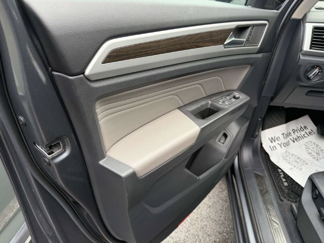 Certified 2023 Volkswagen Atlas SE w/ Panoramic Sunroof Package AWD/4WD image 16