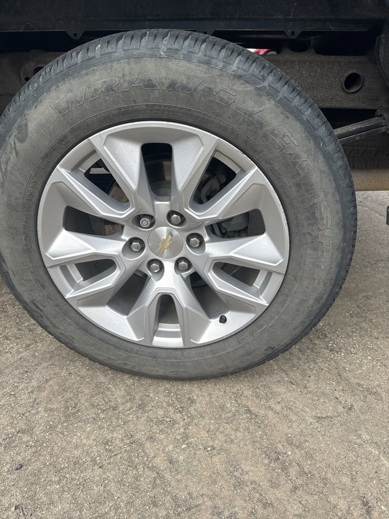 Used 2020 Chevrolet Silverado 1500 Custom w/ Custom Value Package image 8