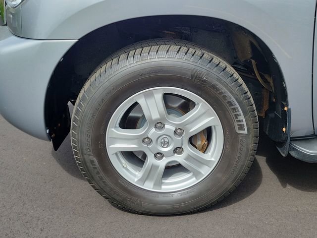 Used 2017 Toyota Sequoia SR5 AWD/4WD image 6