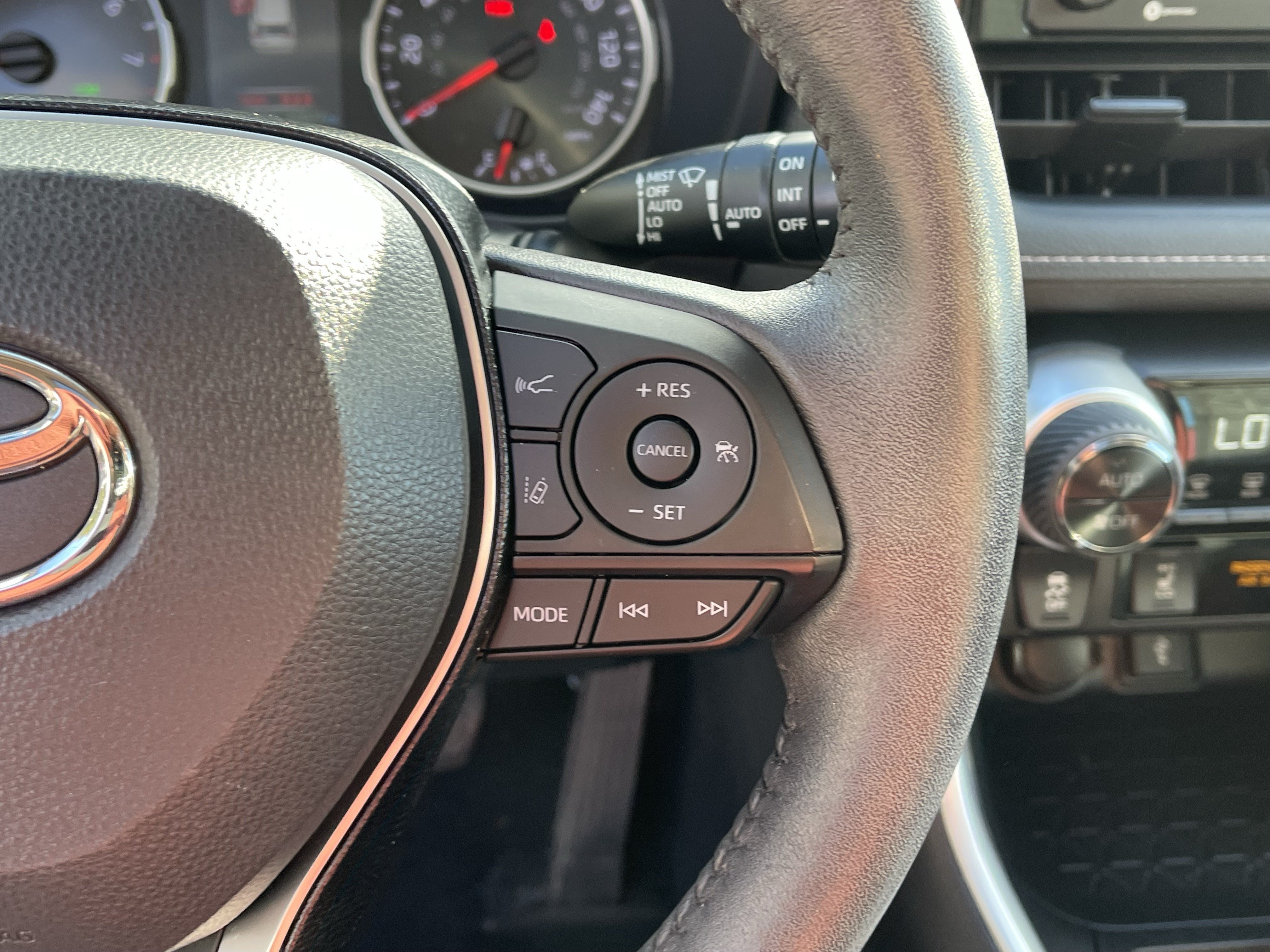 Certified 2021 Toyota RAV4 XLE w/ Convenience Package AWD/4WD image 23