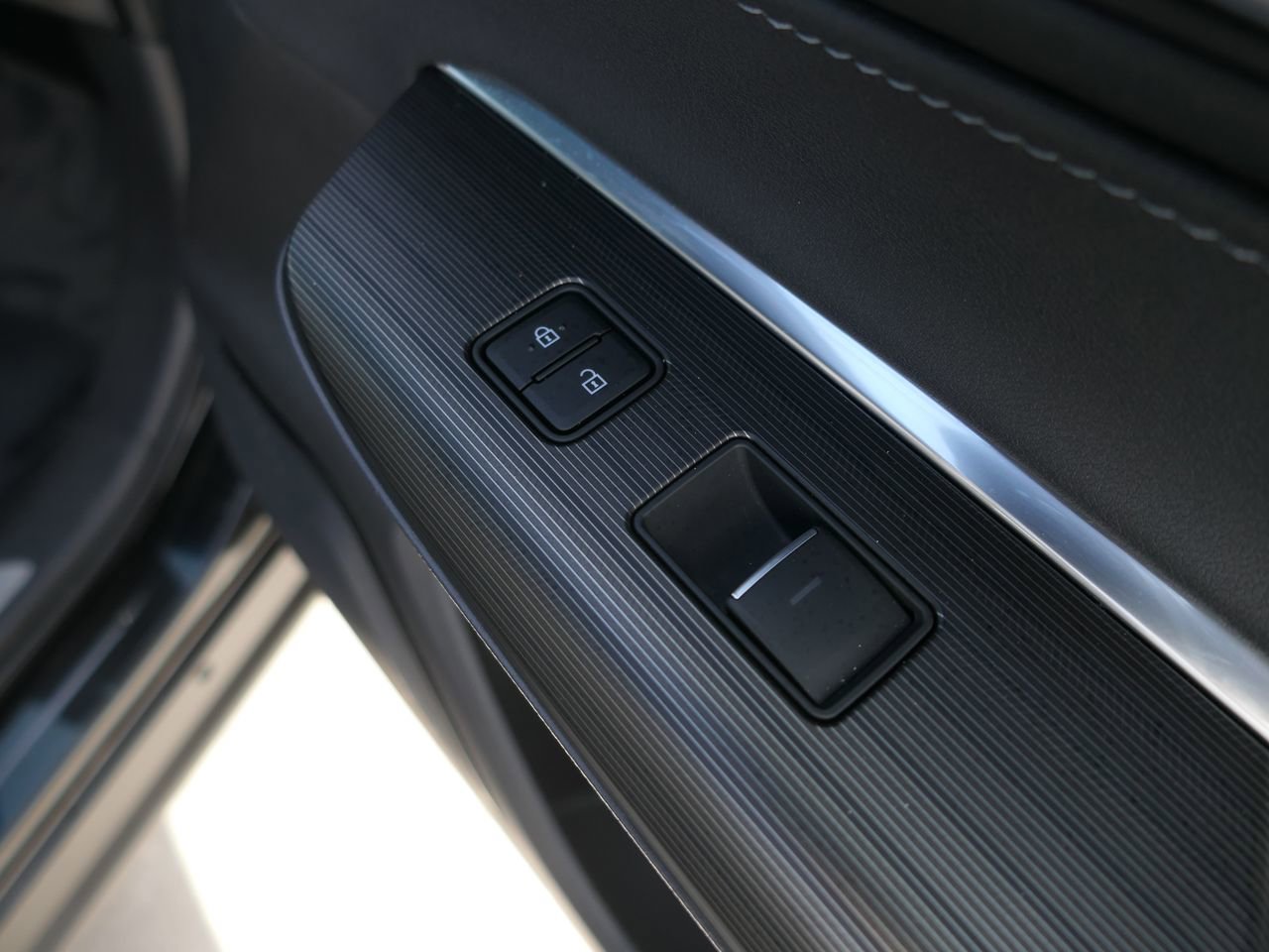 Used 2024 Toyota Venza XLE image 31