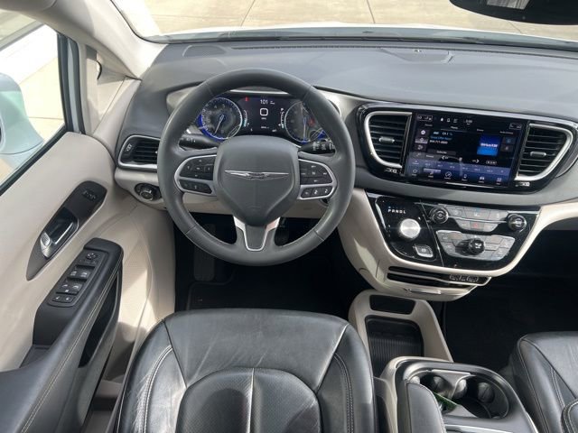 Used 2022 Chrysler Pacifica Touring-L FWD image 12