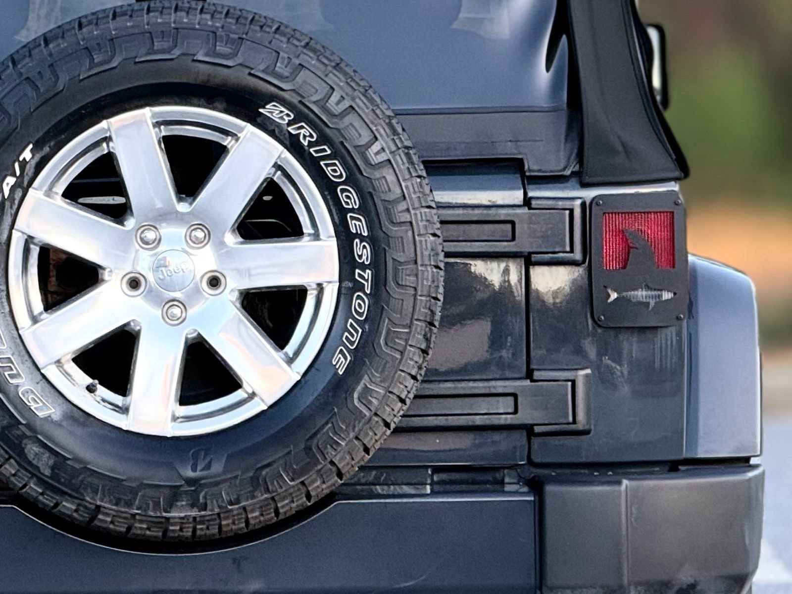 Used 2016 Jeep Wrangler Unlimited Sahara w/ Connectivity Group image 16