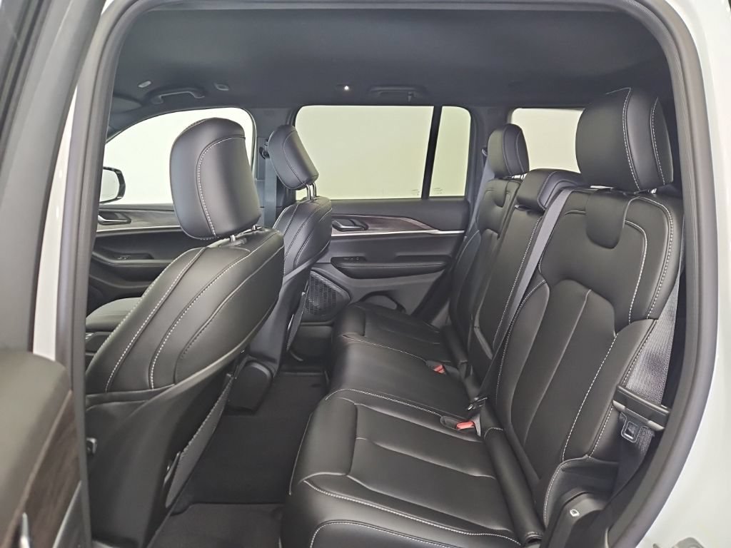 New 2026 Jeep Grand Cherokee Limited AWD/4WD image 5