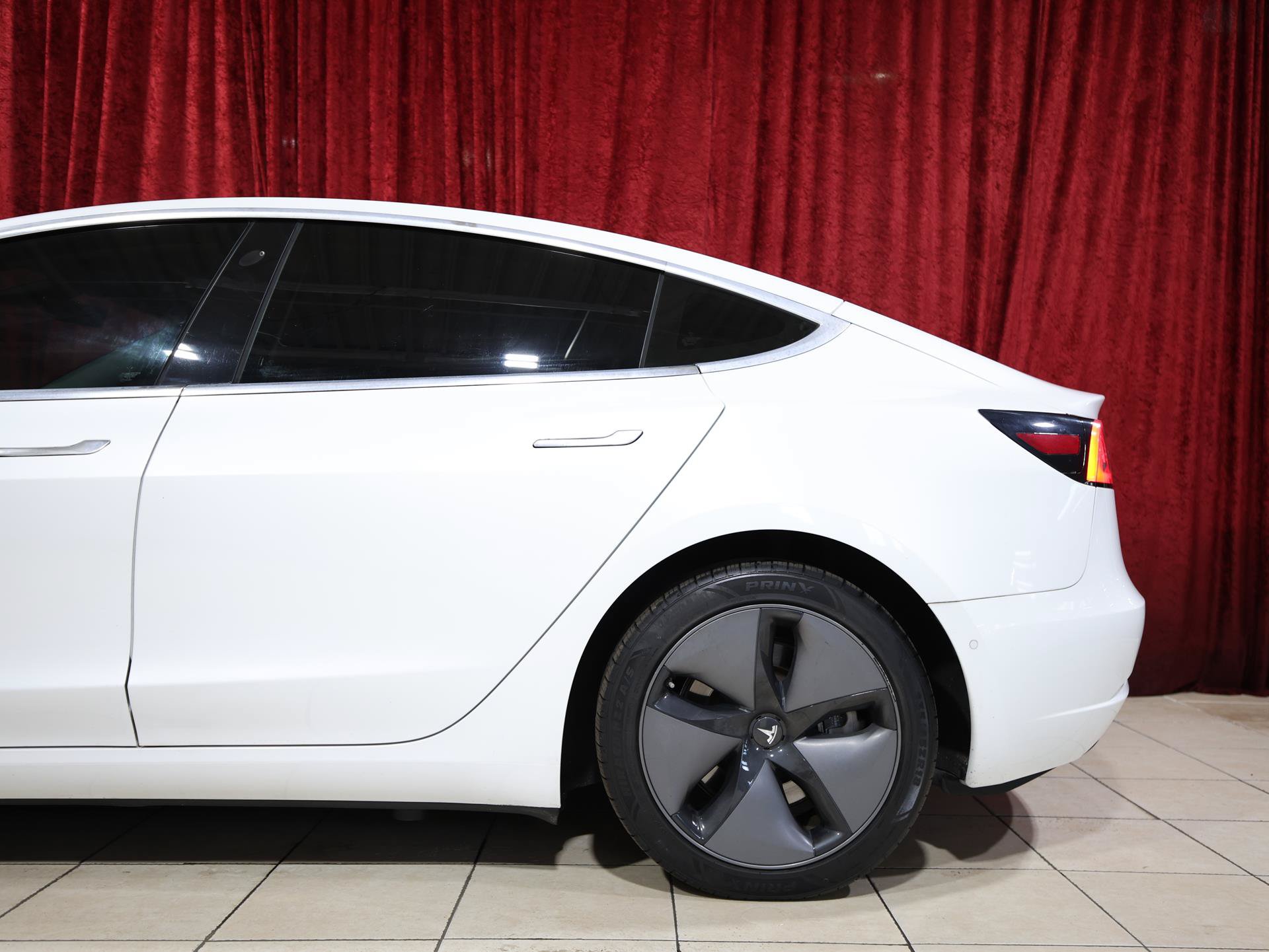 Used 2018 Tesla Model 3 Mid Range RWD image 6