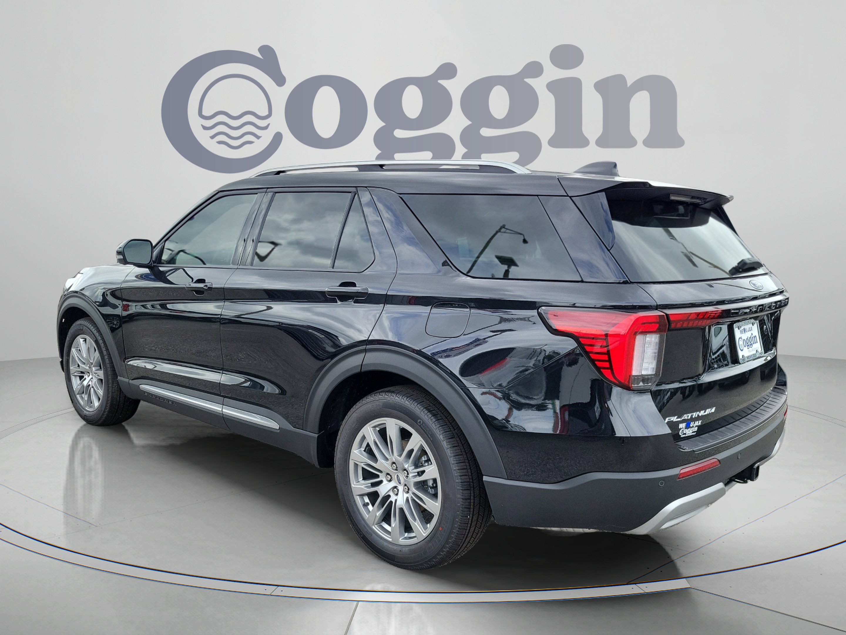 New 2026 Ford Explorer Platinum RWD image 2
