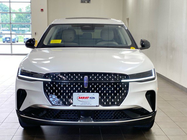 New 2026 Lincoln Nautilus Premier w/ Equipment Group 102A AWD/4WD image 3