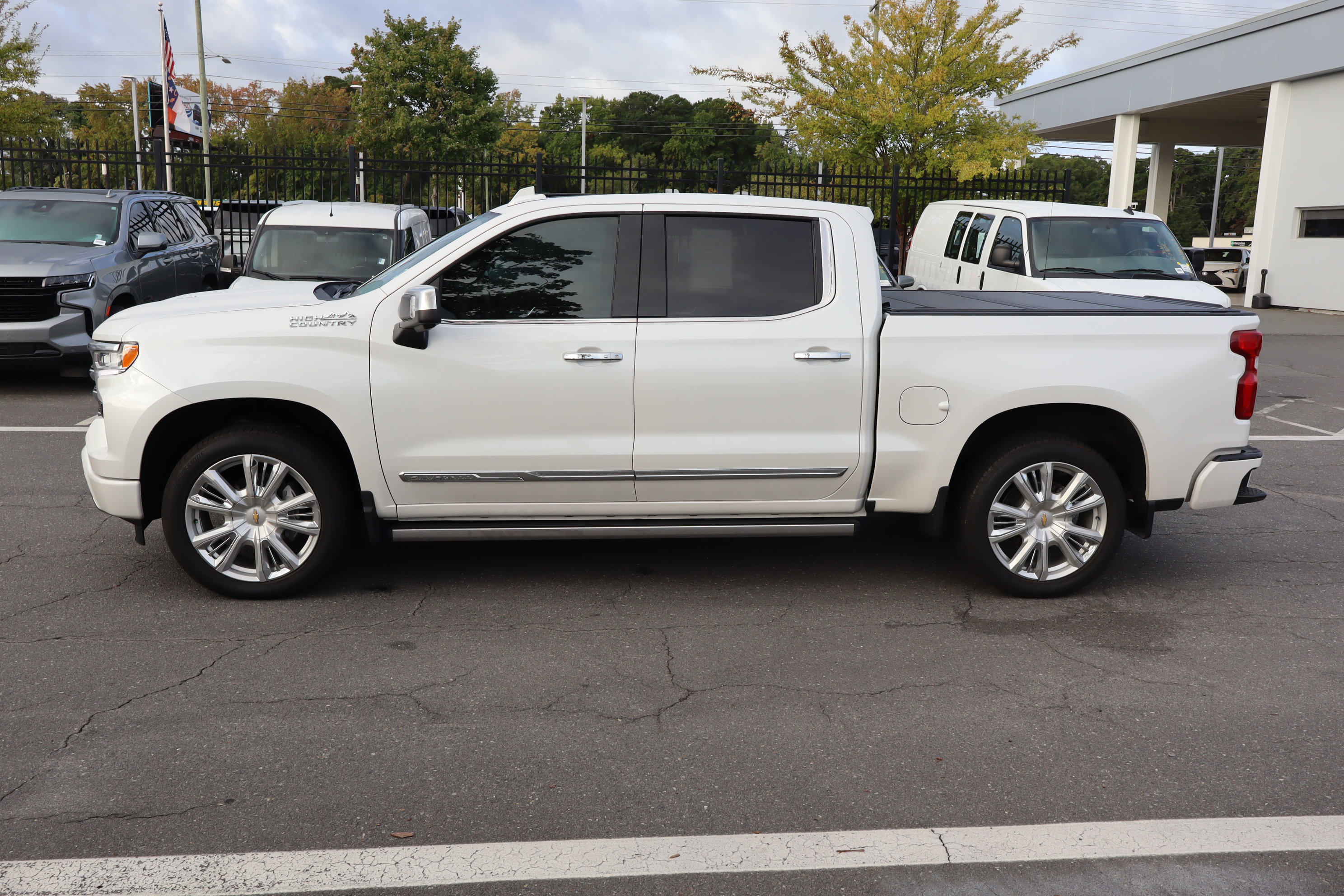 Certified 2025 Chevrolet Silverado 1500 High Country image 7