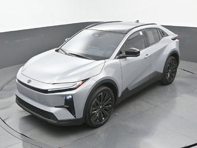 Used 2026 Toyota C-HR w/ Cold Weather Package AWD/4WD image 30