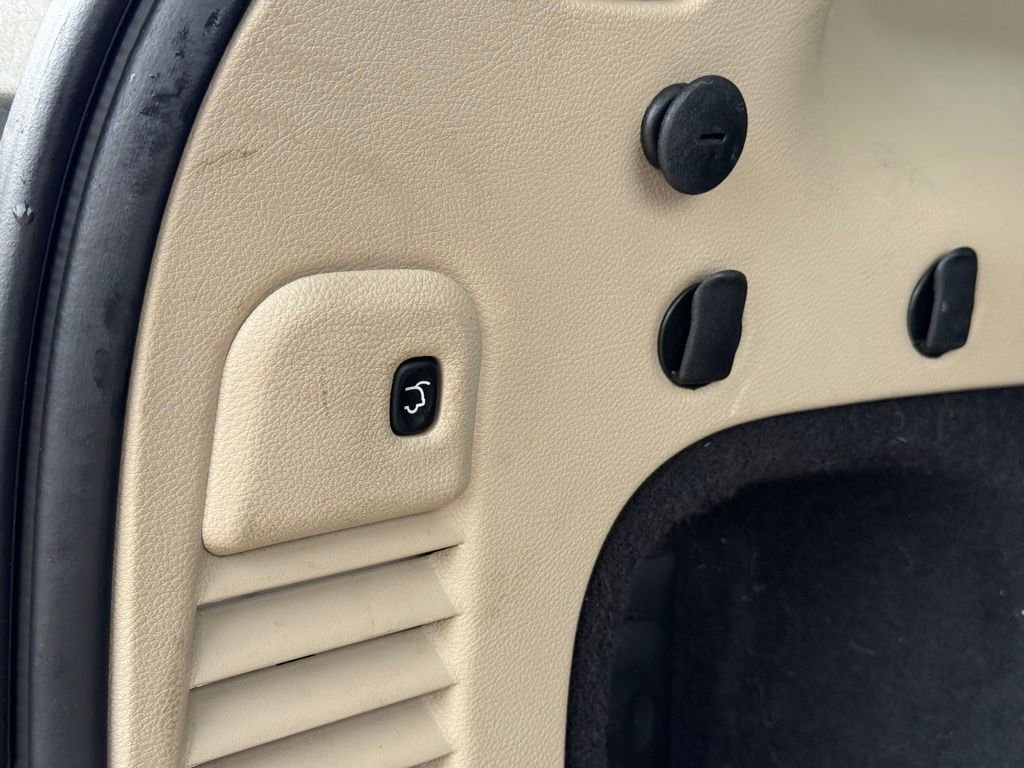 Used 2017 Jeep Grand Cherokee Limited image 26