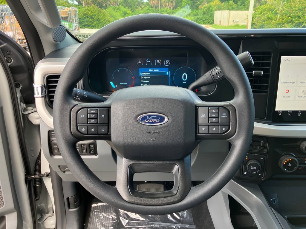 New 2026 Ford F250 XLT w/ XLT Premium Package AWD/4WD image 16