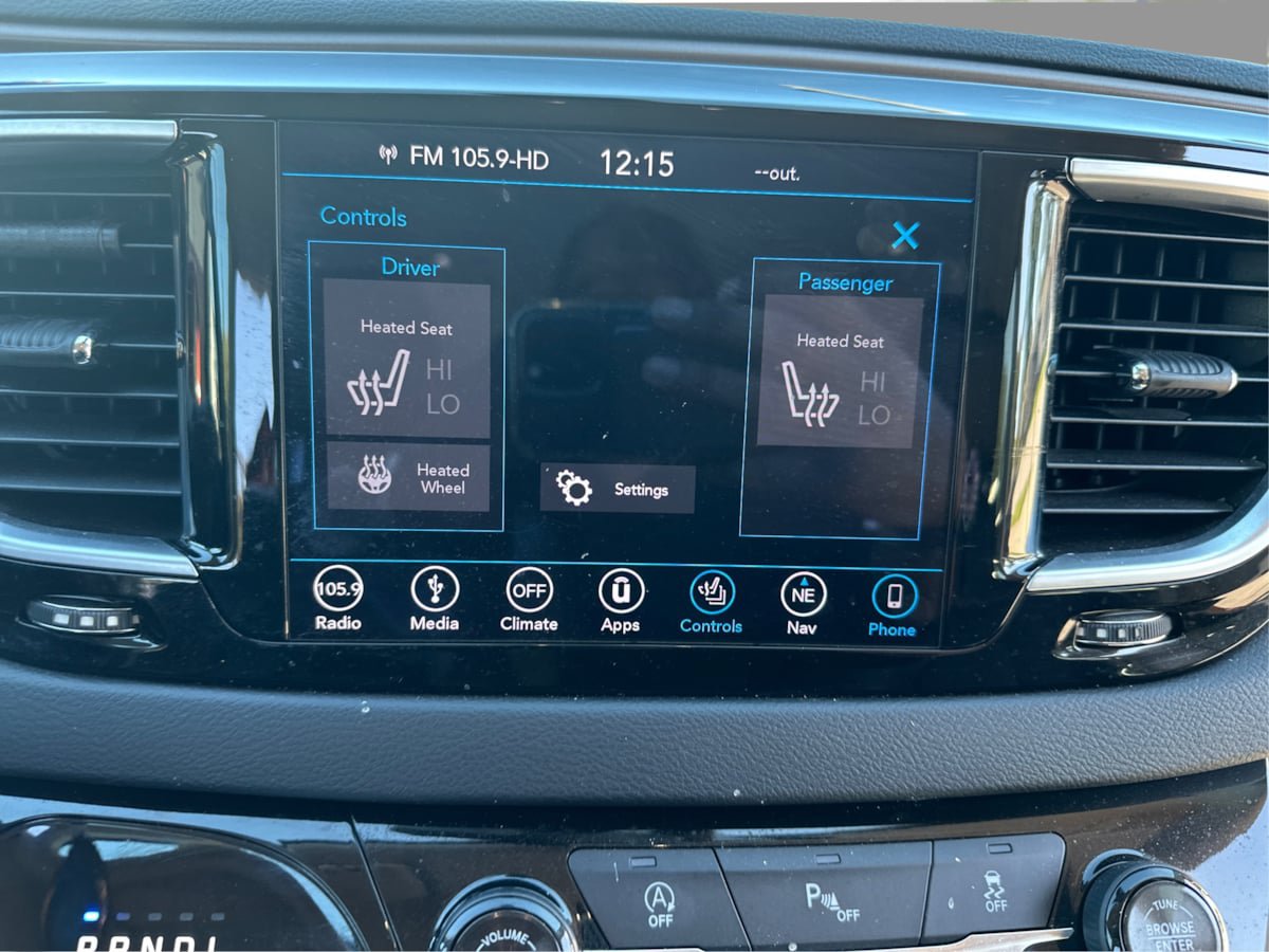 Used 2018 Chrysler Pacifica Touring-L Plus FWD image 19