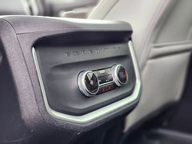 Certified 2025 Ford Expedition Max Platinum image 17