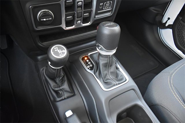 New 2025 Jeep Gladiator Sport image 19