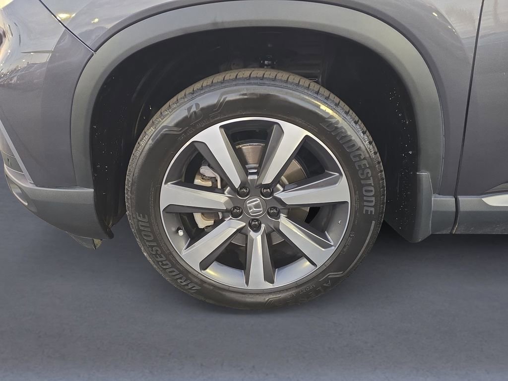 Certified 2025 Honda Pilot Elite image 9