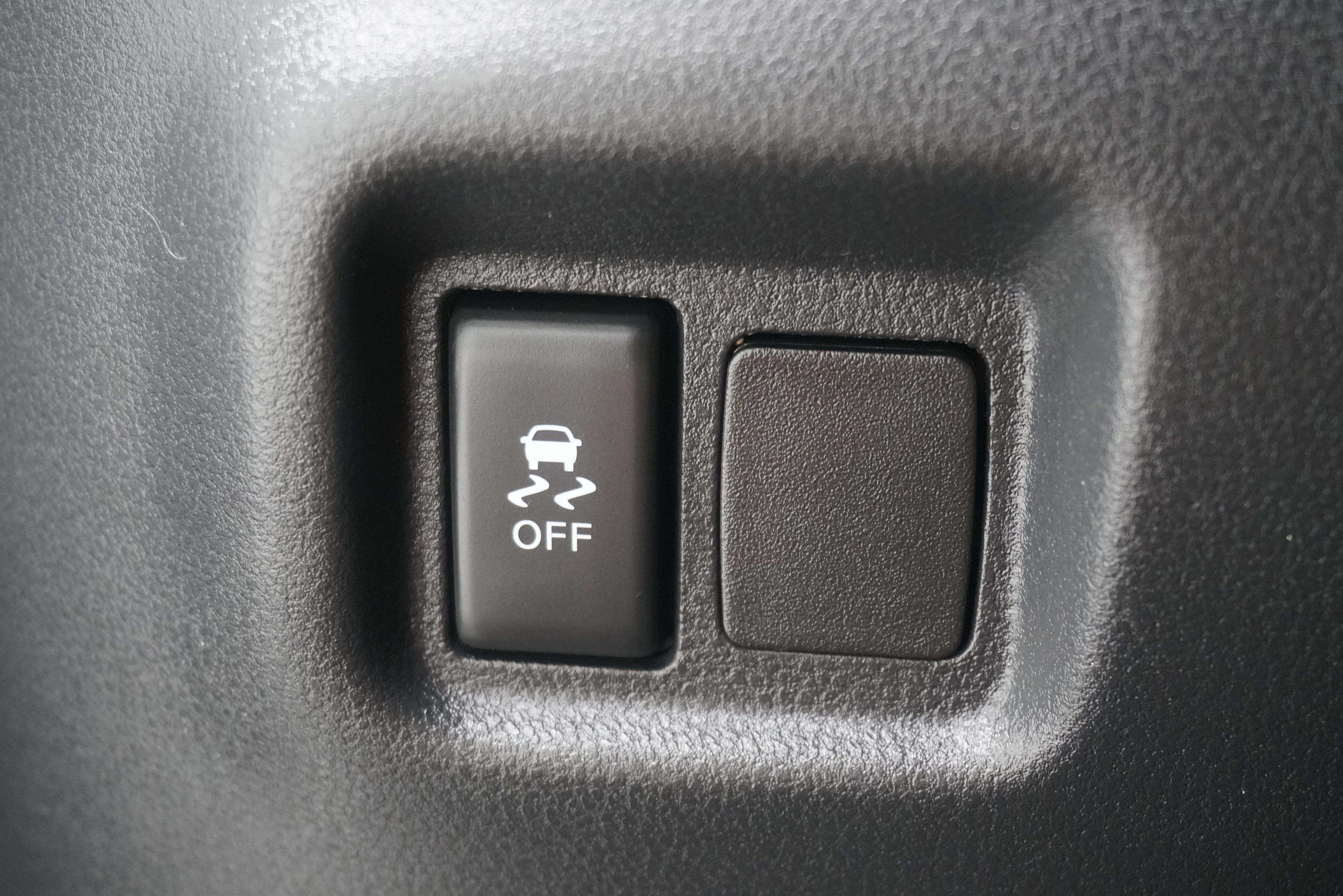 Used 2014 Nissan Versa S Plus FWD image 26