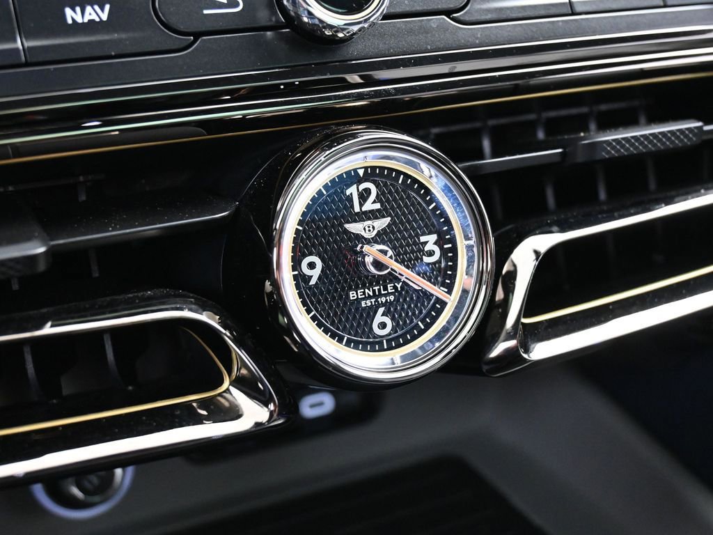 Used 2025 Bentley Flying Spur Plug-In Hybrid image 23