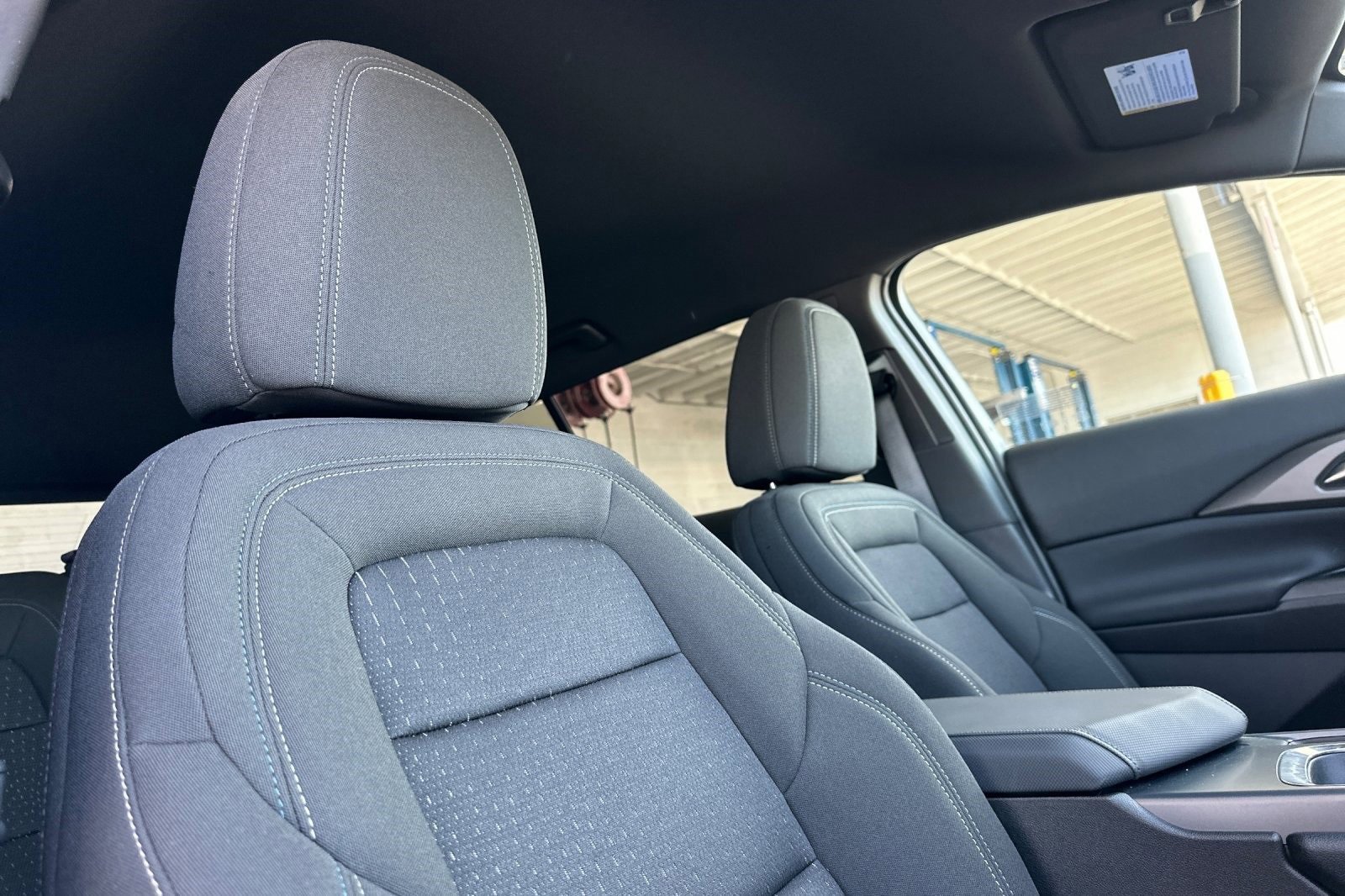 Used 2025 Chevrolet Equinox EV LT image 19