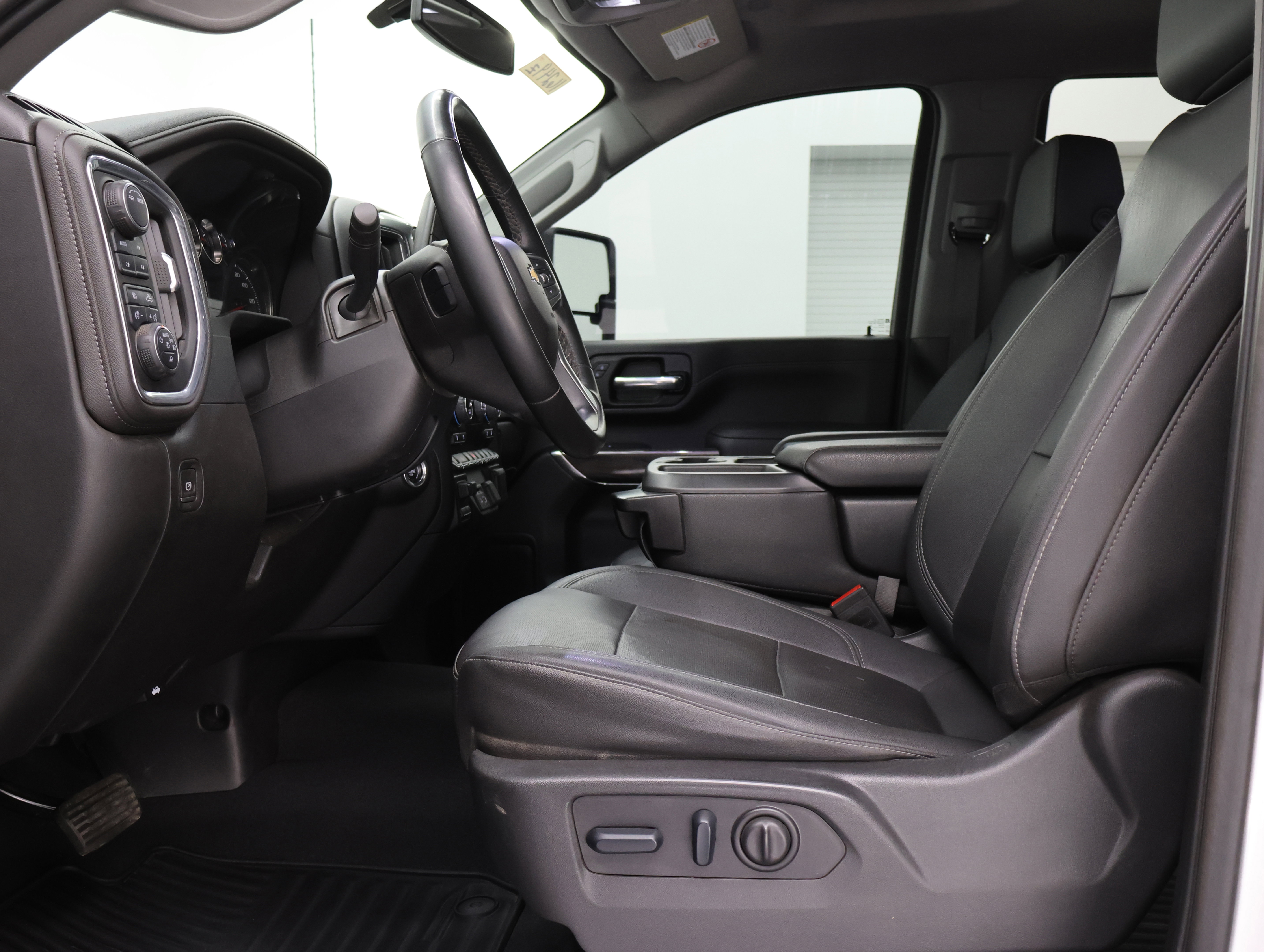 Used 2023 Chevrolet Silverado 3500 LTZ w/ Gooseneck/5TH Wheel Package image 8