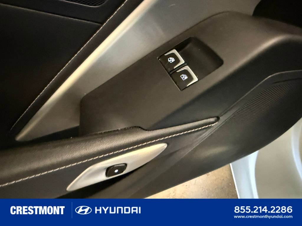 Used 2017 Chevrolet Corvette Stingray Coupe w/ Carbon Flash Badge Package image 24