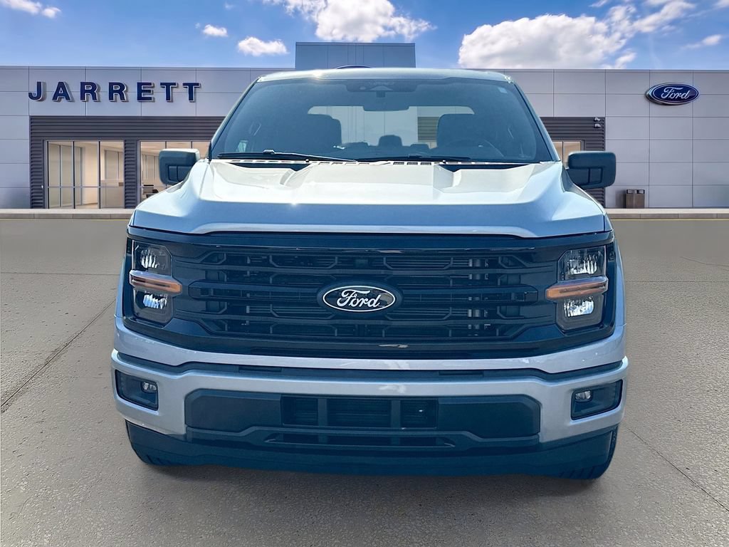 Used 2026 Ford F150 XLT w/ XLT Black Appearance Package RWD image 2