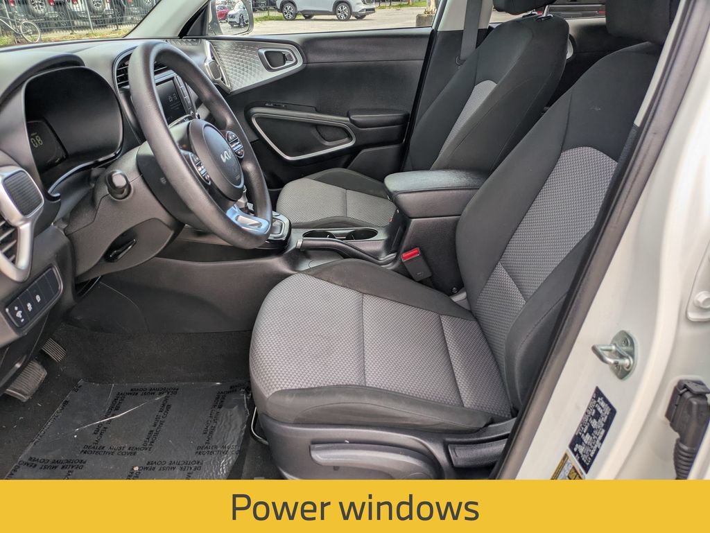 Used 2023 Kia Soul LX w/ Option Group 015 FWD image 15