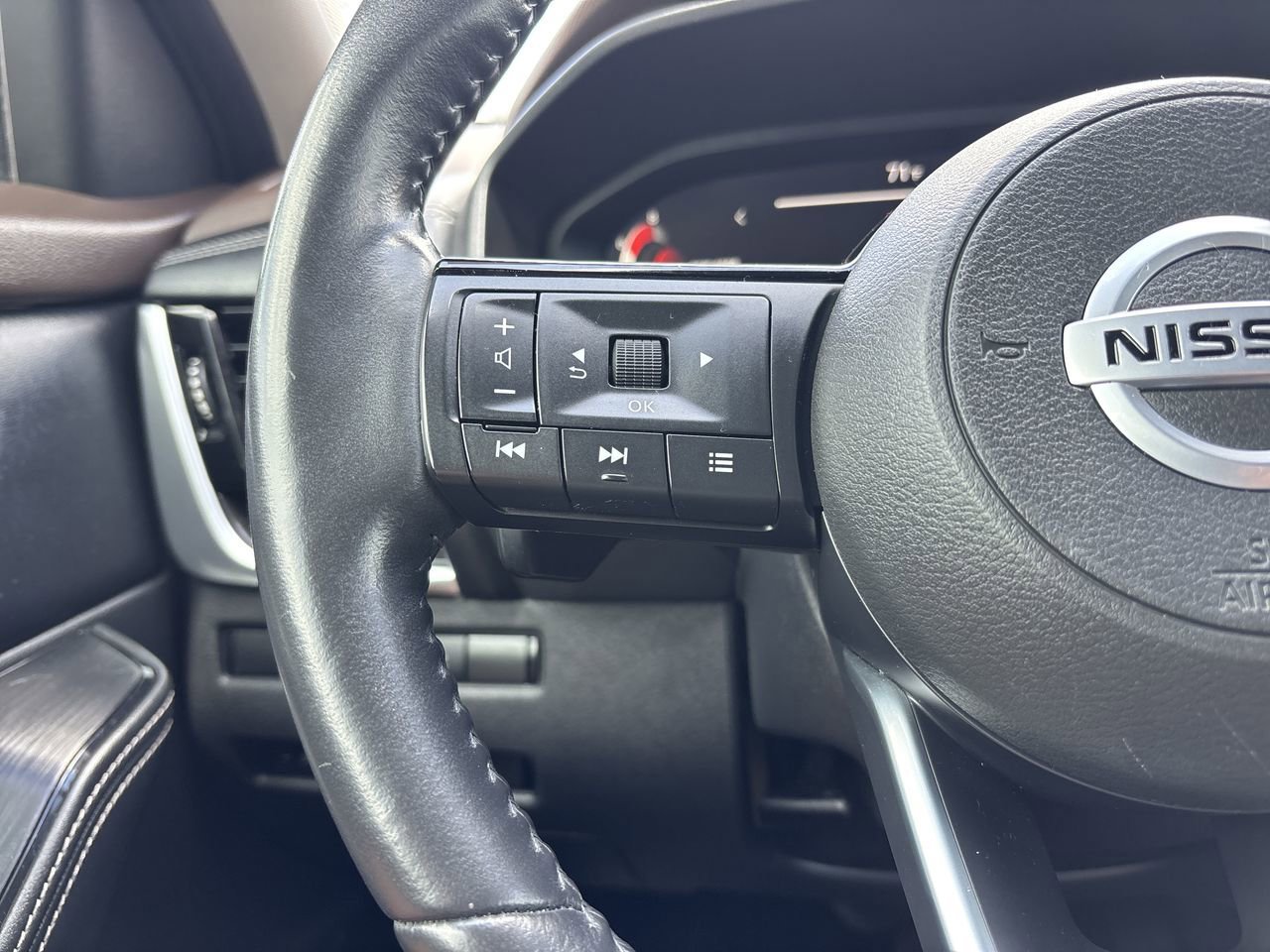 Used 2021 Nissan Rogue Platinum FWD image 29