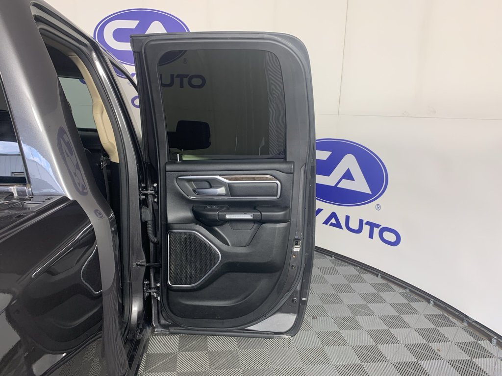 Used 2020 RAM 1500 Laramie RWD image 32