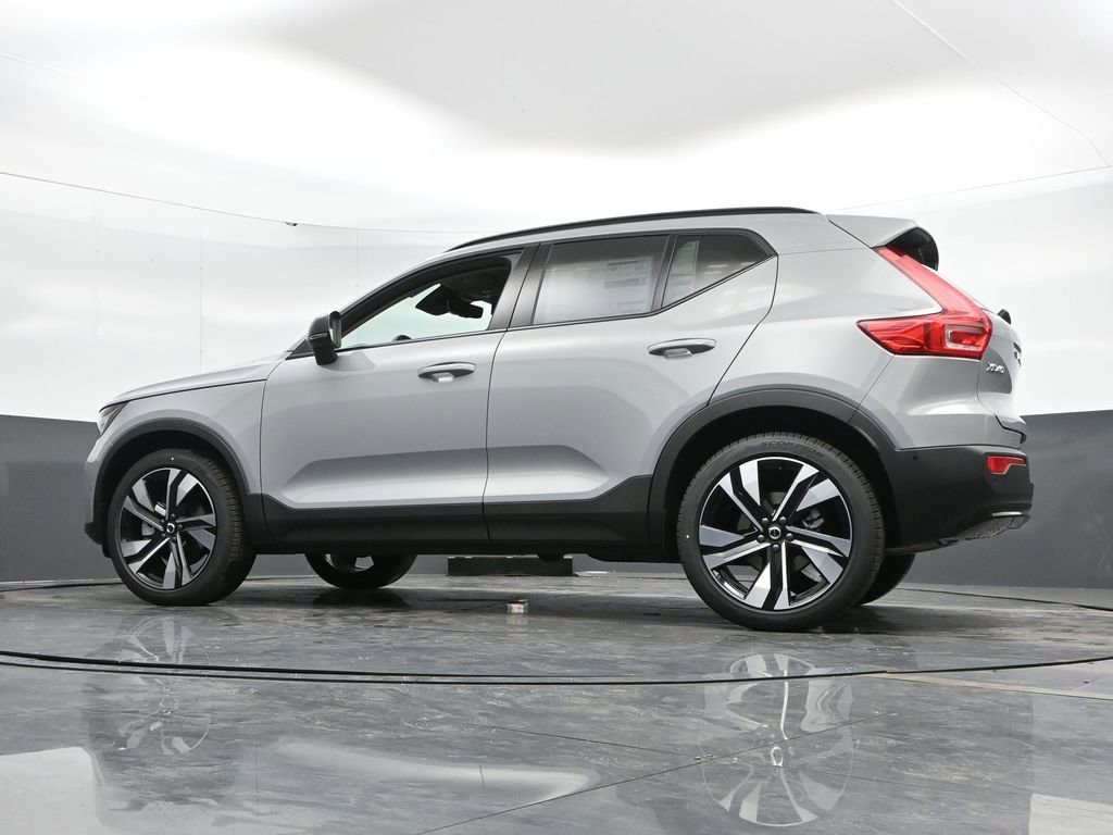 New 2025 Volvo XC40 B5 Ultra w/ Climate Package AWD/4WD image 47