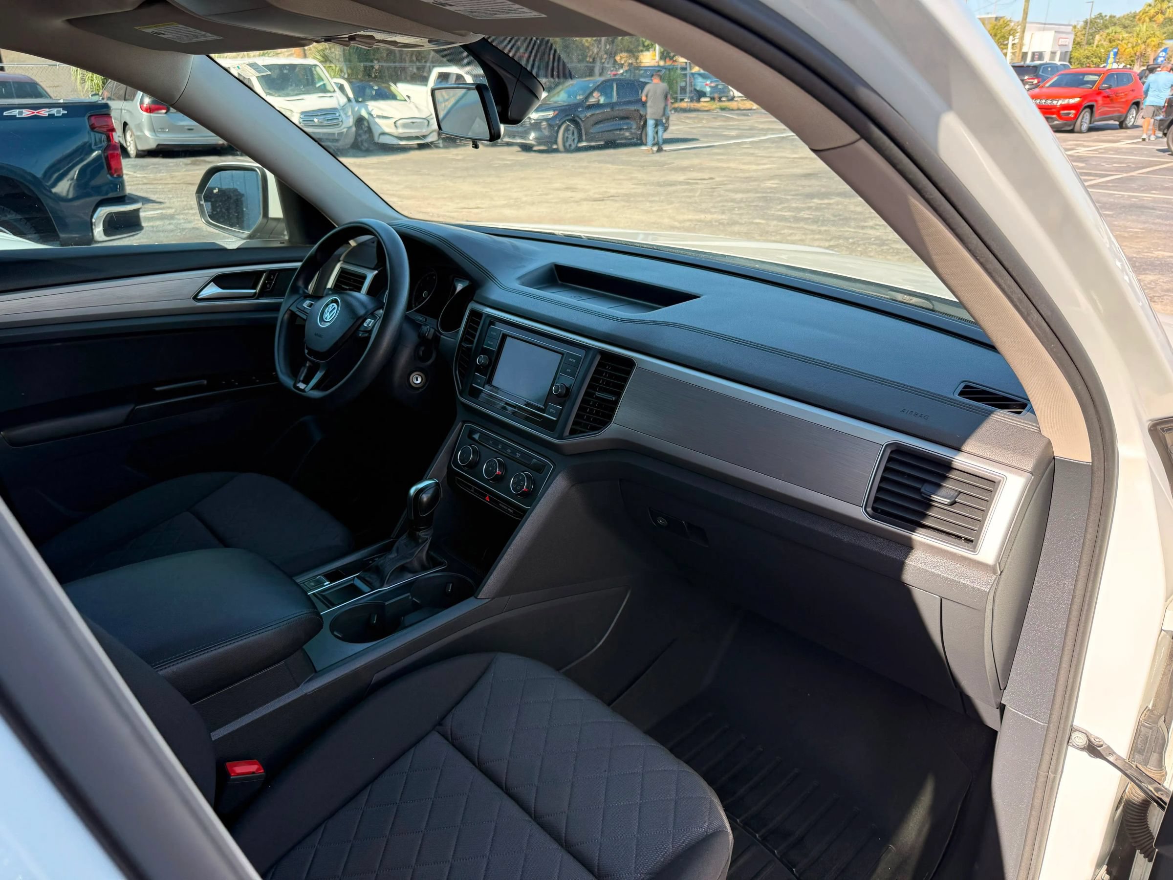 Used 2019 Volkswagen Atlas S FWD image 10