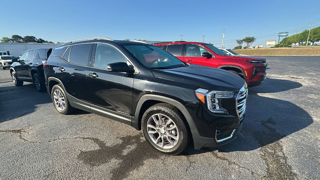 Used 2022 GMC Terrain SLT w/ Infotainment Package II FWD image 12