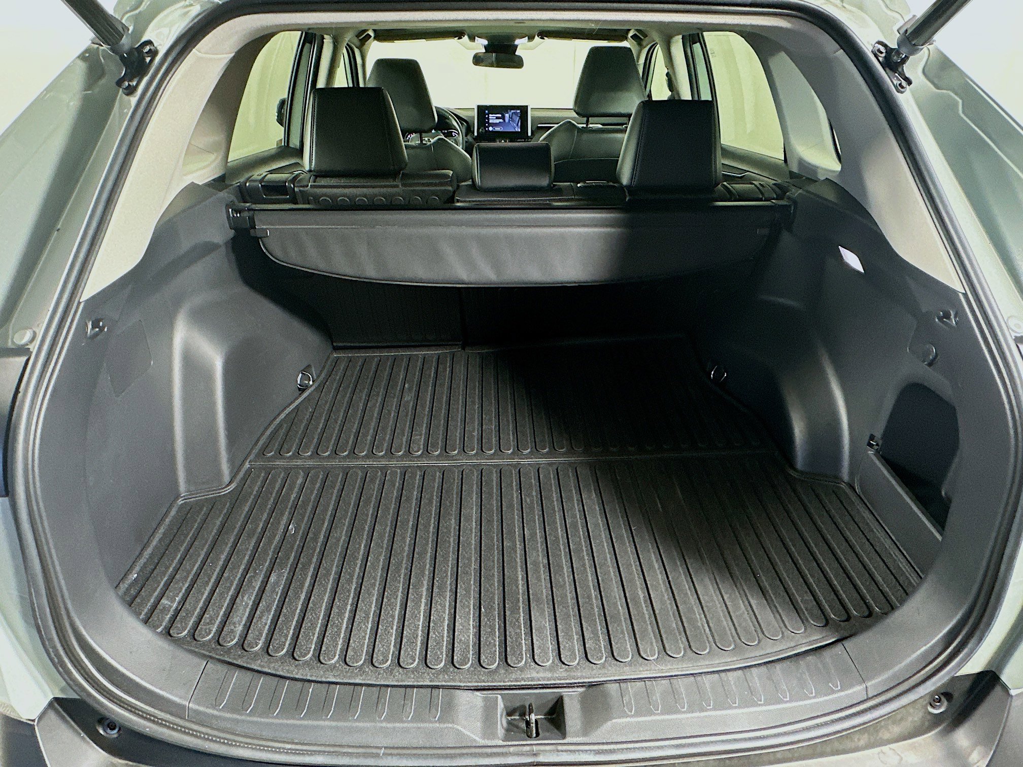 Used 2023 Toyota RAV4 XLE Premium image 27