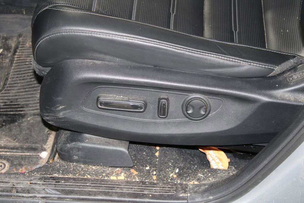 Used 2023 Honda CR-V EX-L image 16