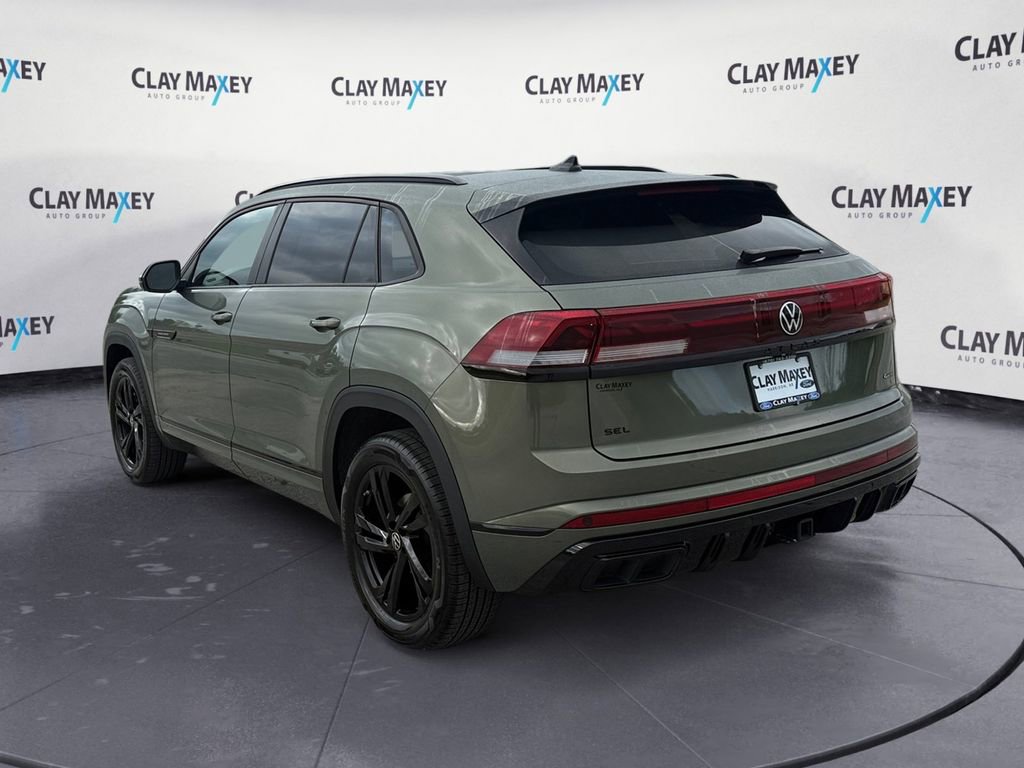 Used 2026 Volkswagen Atlas Cross Sport SEL R-Line AWD/4WD image 3