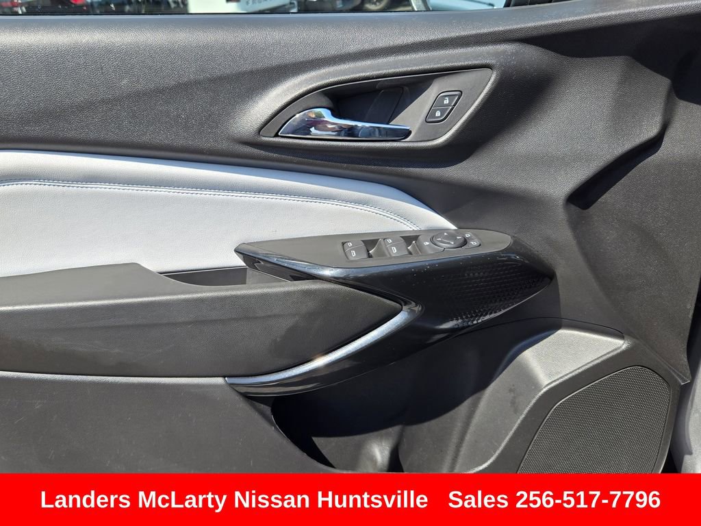 Used 2025 Chevrolet Trax LT FWD image 20