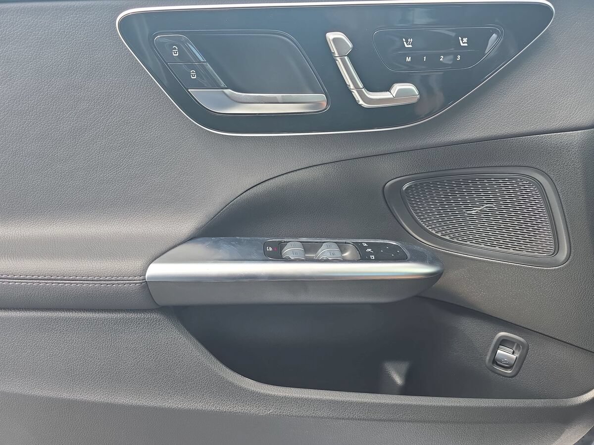 New 2026 Mercedes-Benz C 300 4MATIC Sedan image 25