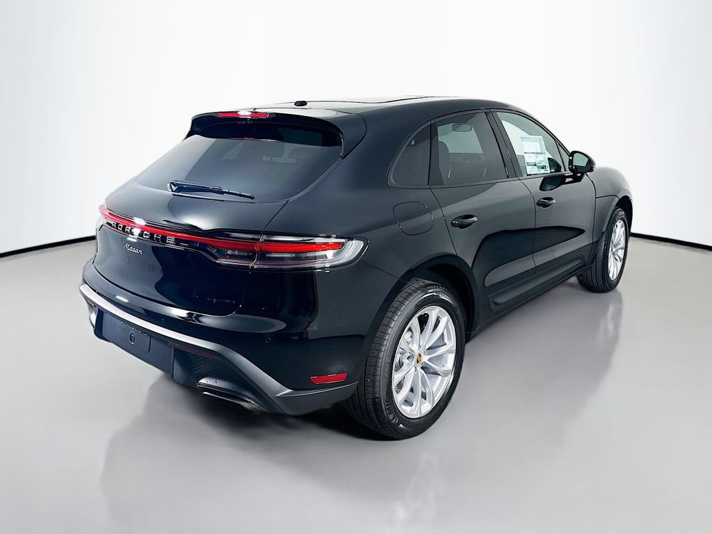 Certified 2026 Porsche Macan AWD/4WD image 9
