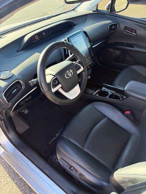 Certified 2018 Toyota Prius Prime Advanced w/ Carpet Mat Package FWD image 18