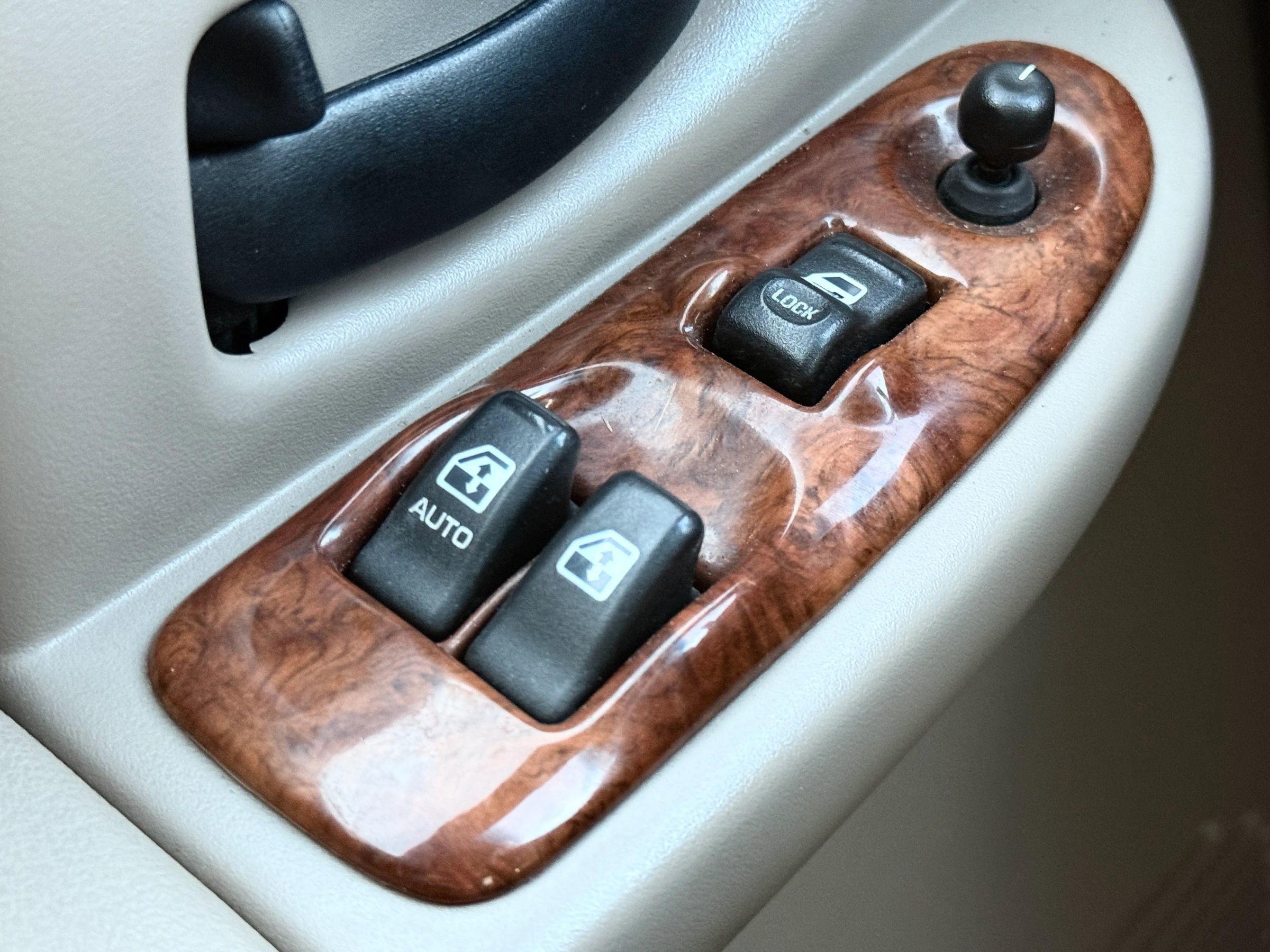 Used 2003 Oldsmobile Silhouette Premiere image 25