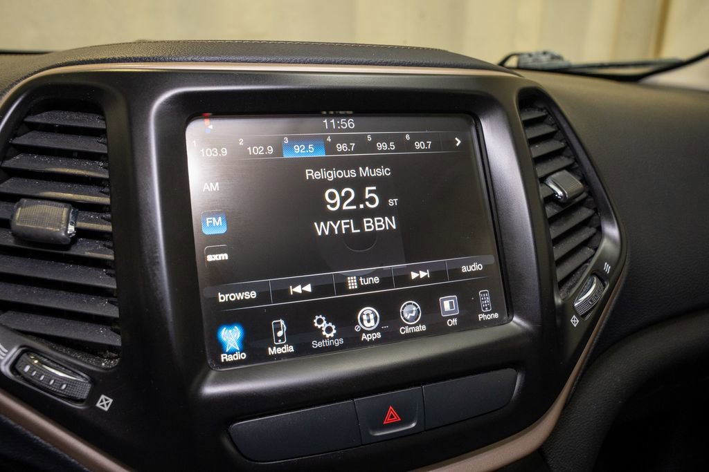 Used 2017 Jeep Cherokee Latitude image 11