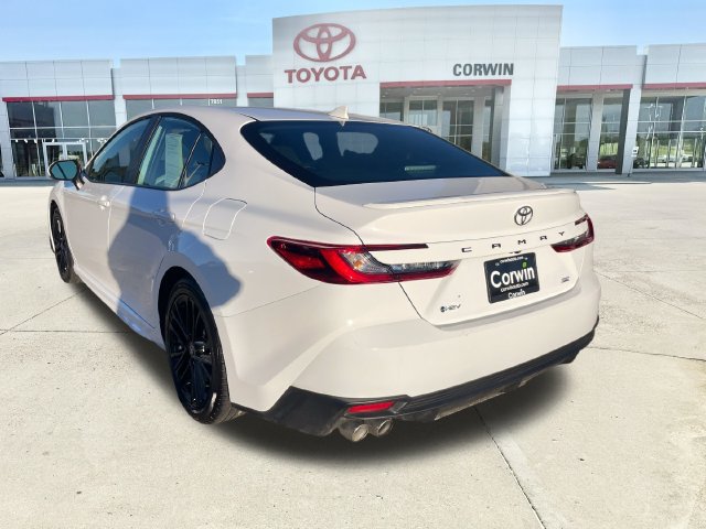 Used 2026 Toyota Camry SE FWD image 3