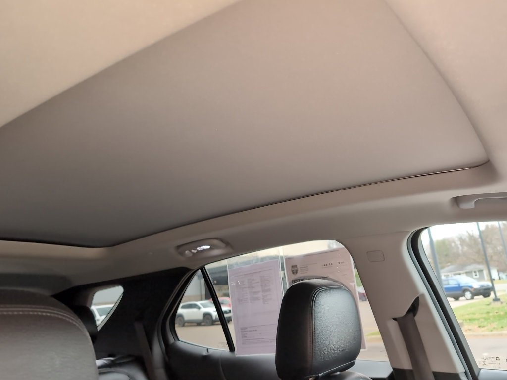 Used 2018 Chevrolet Equinox LT w/ Sun & Infotainment Package image 8