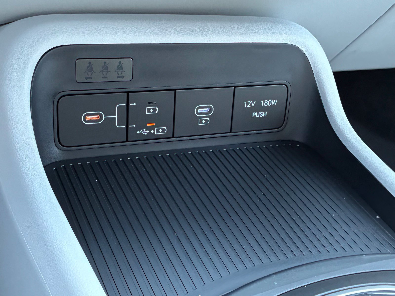 New 2027 Hyundai Kona SE FWD image 19